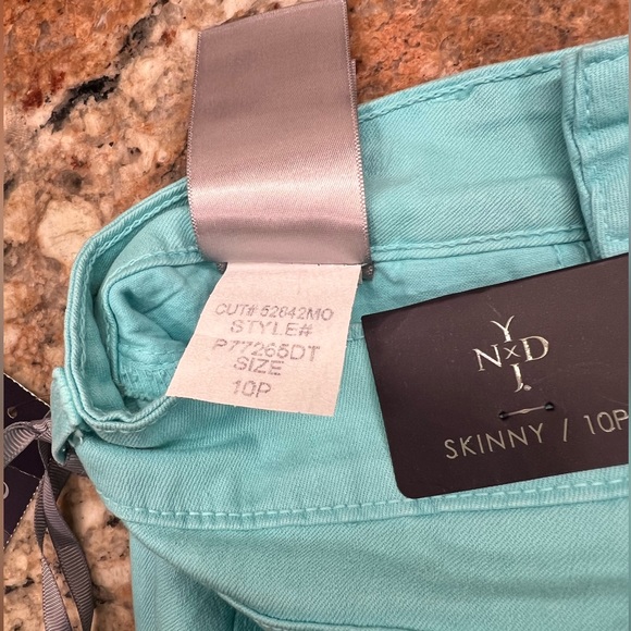 *NWT* Not Your Daughters Jeans Skinny Slimming Fit Aqua Jeans, size 10P - Picture 10 of 12